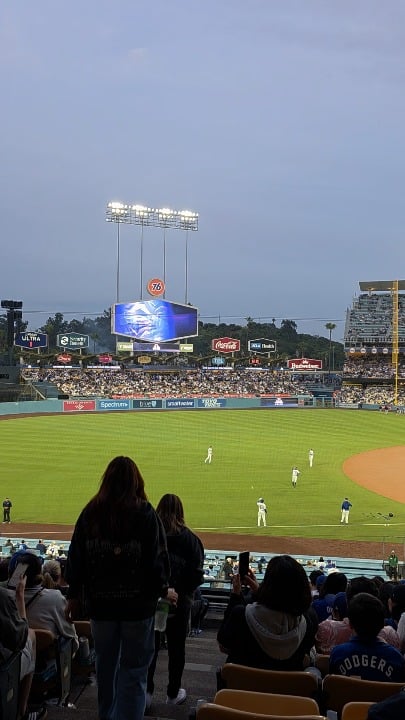 佐々木朗希のアナウンス時にファンが熱烈歓迎（海外の反応）