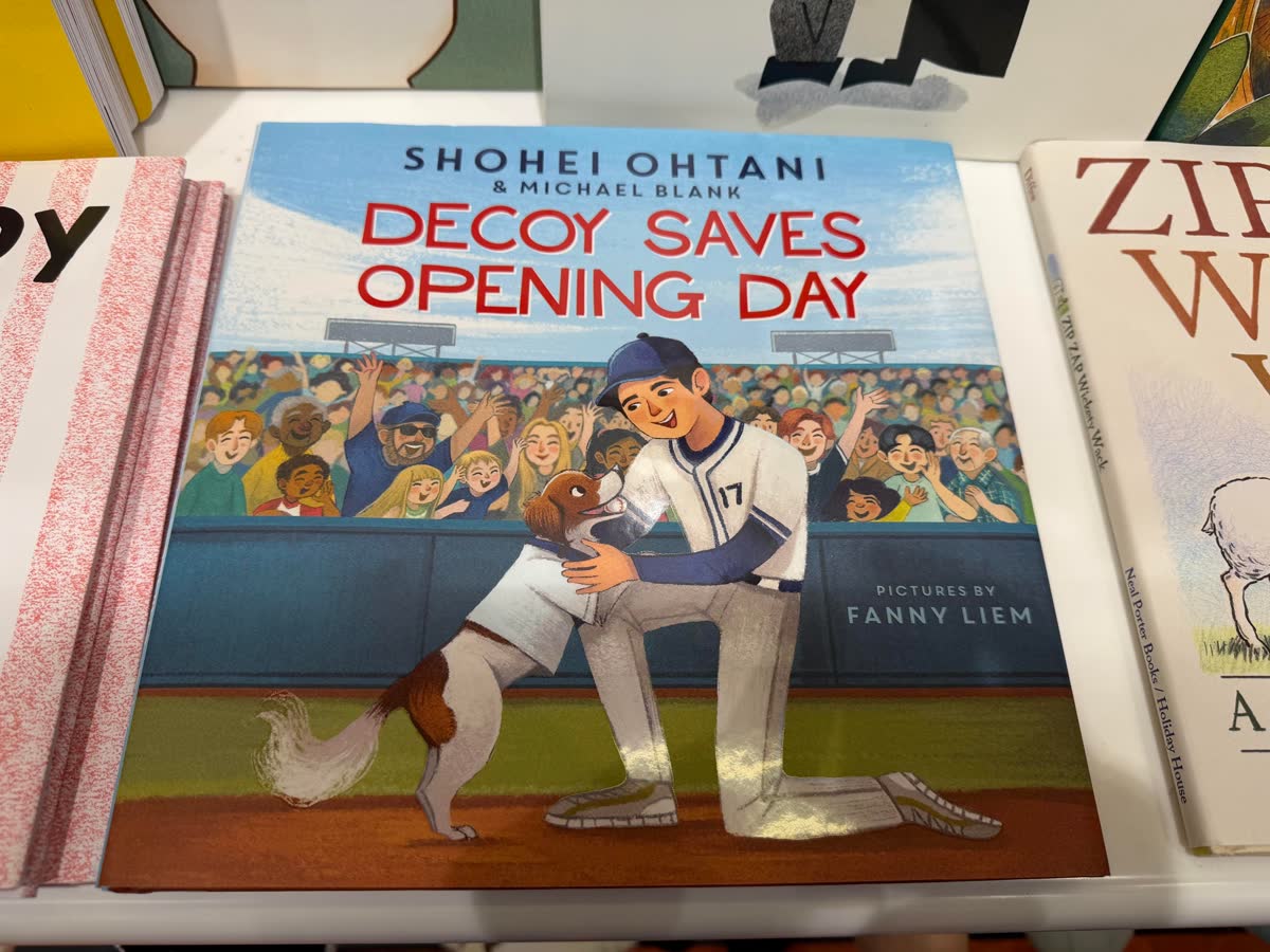 大谷翔平の絵本が書店で発見され話題に、ファンからは驚きと称賛の声（海外の反応）