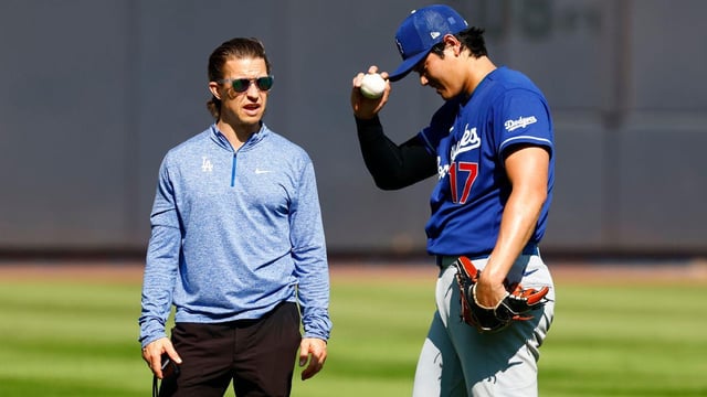 大谷翔平の投手復帰を急がず、ロバーツ監督が慎重姿勢を表明（海外の反応）