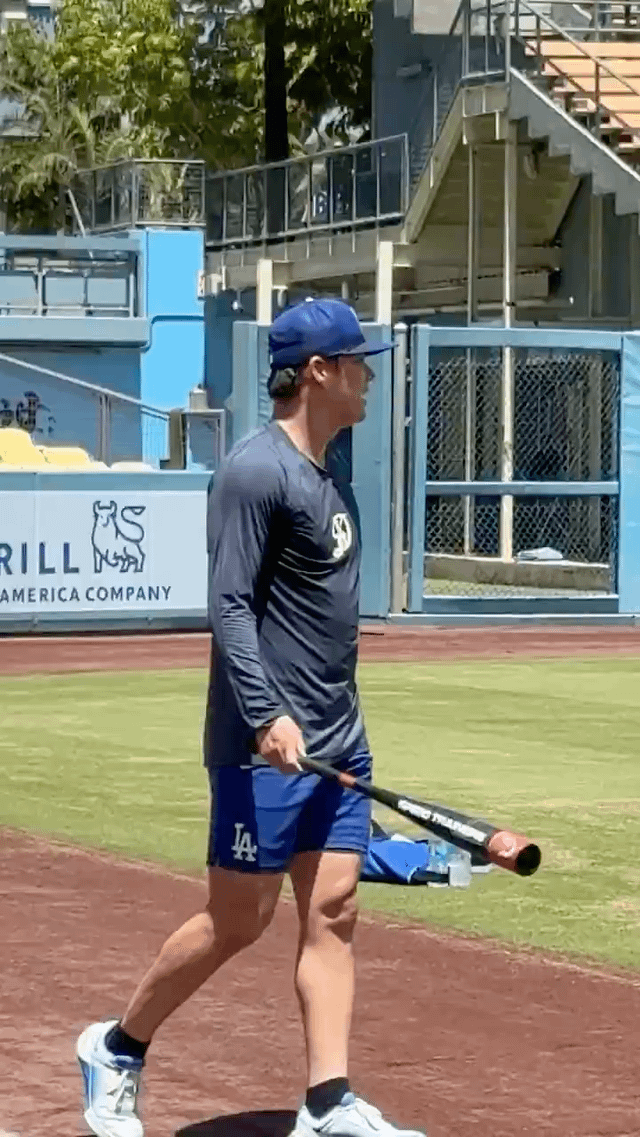 山本由伸が練習で本塁打を連発!ドジャースファンから二刀流待望論(海外の反応)