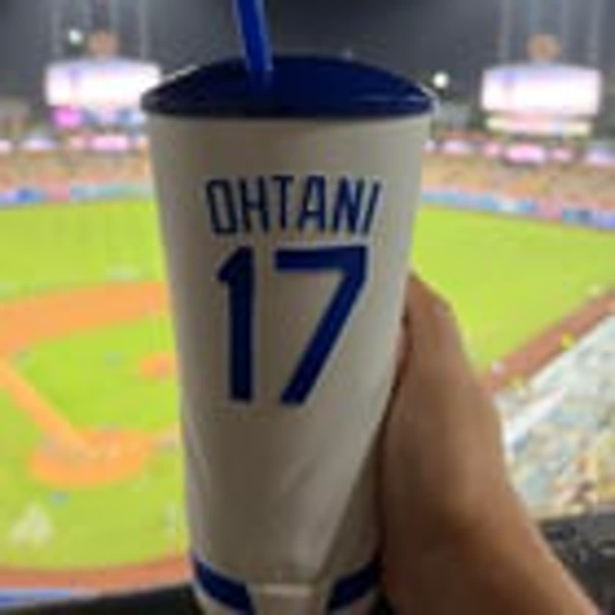 大谷翔平の飲み放題カップで節約？ドジャースファンの珍しい個人成績（海外の反応）
