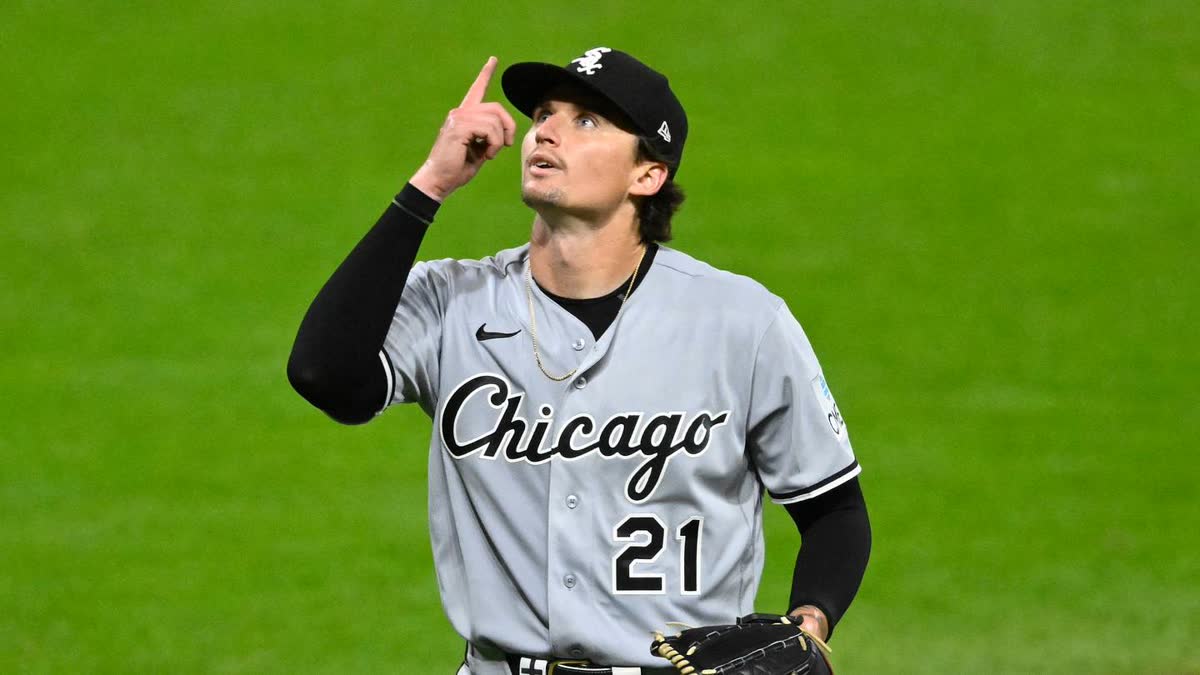村上宗隆ら主力の9月大不振に頭を抱えるファン、勝率5割超えを狙う独自の打順改革案に賛否（海外の反応）